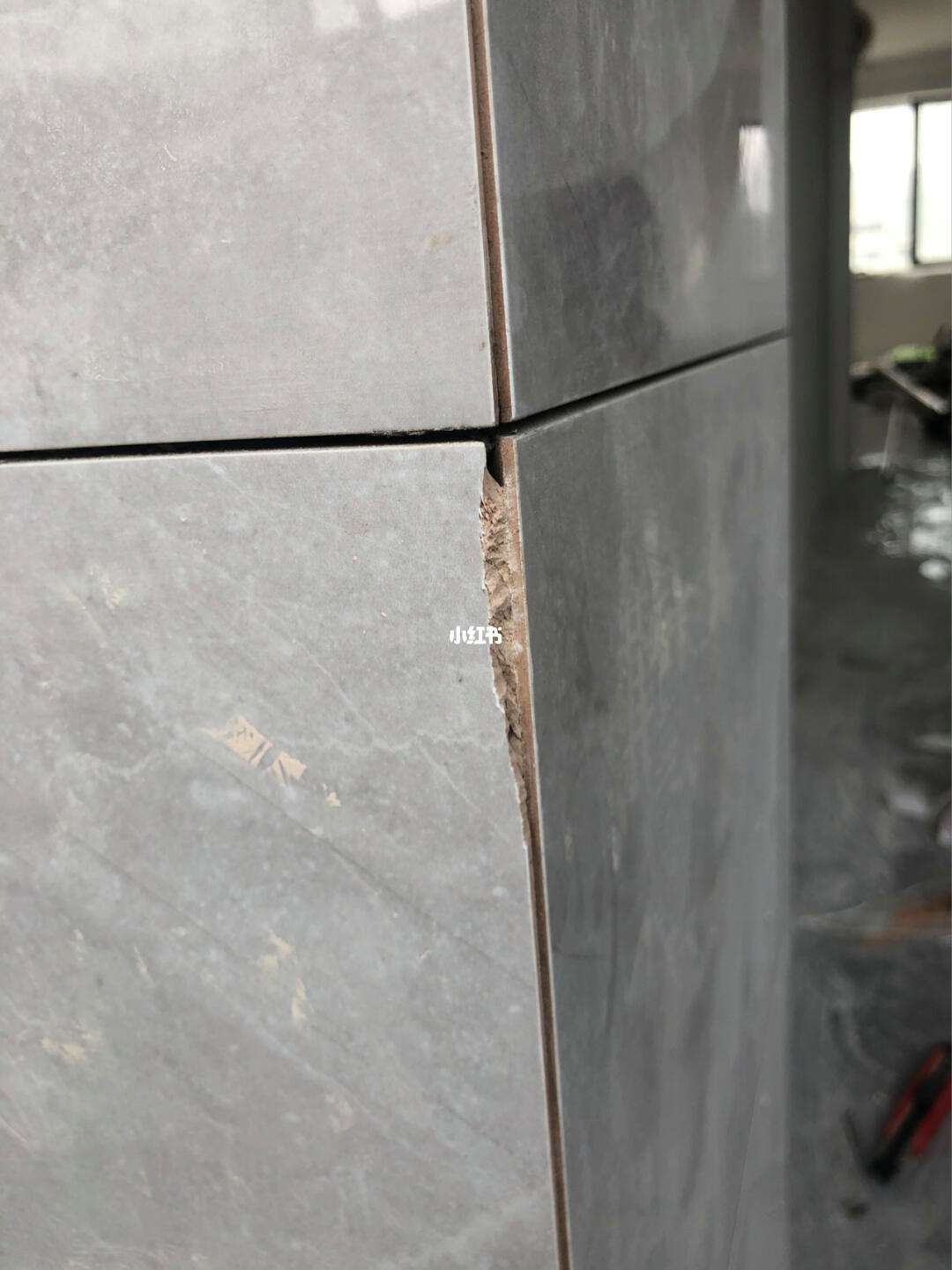 墙砖掉了几块怎么补救好(墙砖掉了几块怎么补救好一点)