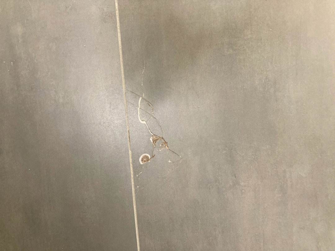 瓷砖破了有什么危害(瓷砖破了有什么危害吗)